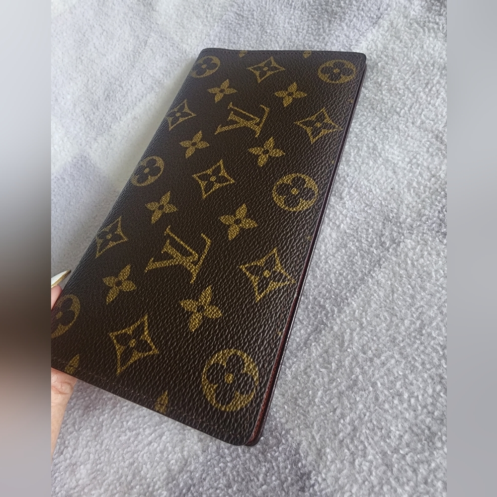 Authentic Louis Vuitton Monogram bi fold wallet - Picture 5 of 12